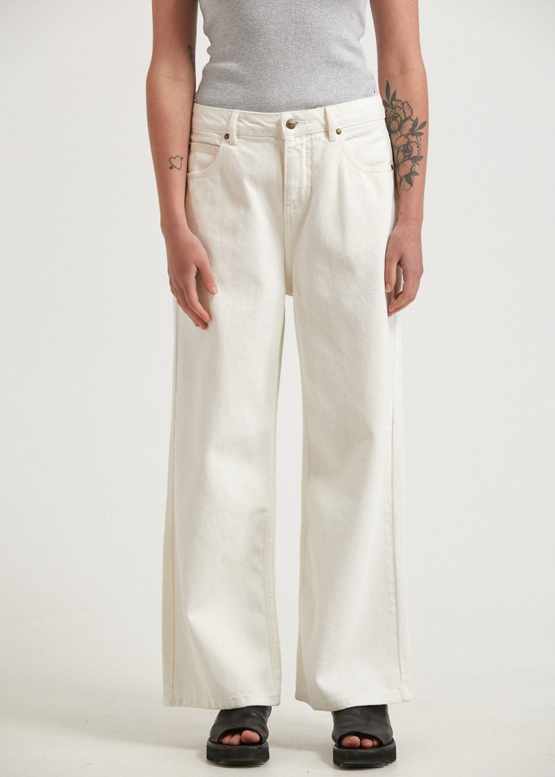 Kendall Organic Low Rise Jean in Off White